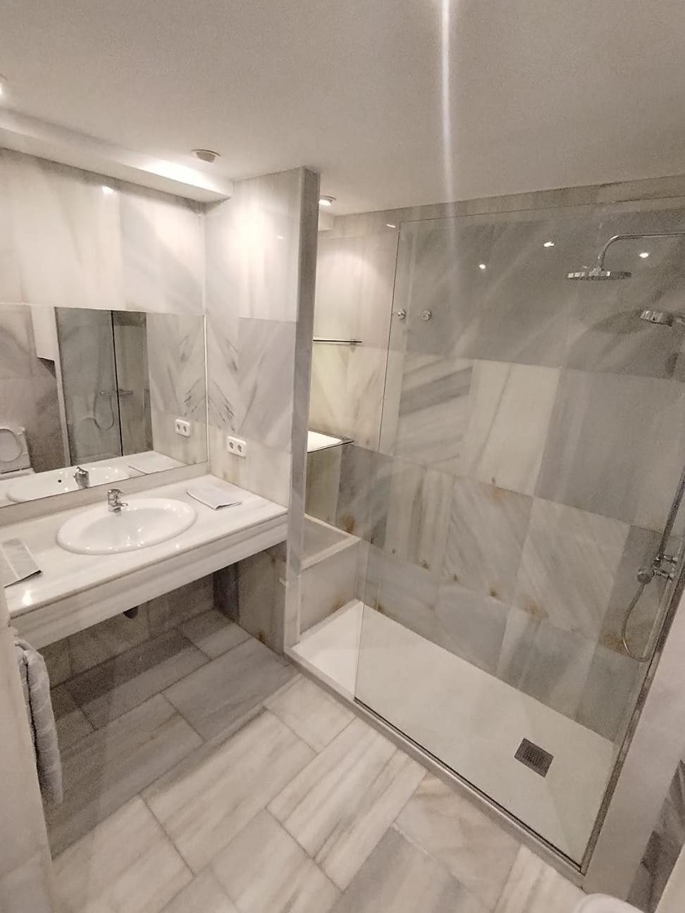 Hostel Latimoamericano Masculino 마드리드 외부 사진
